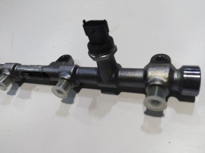 Рампа топливная с датчиком Газель Камминз 2.8